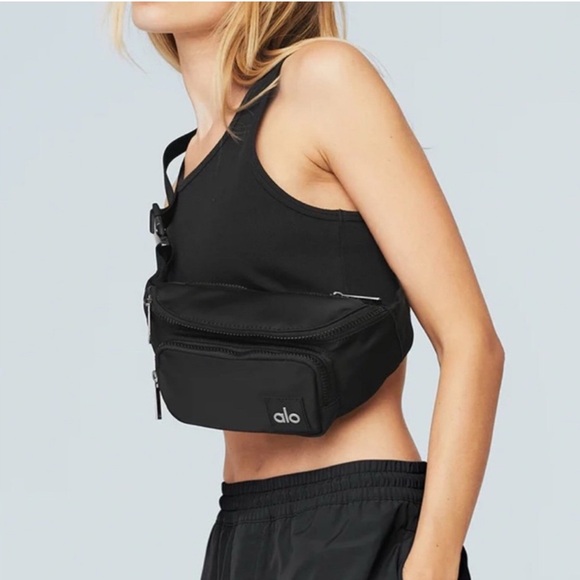 ALO Yoga Black Explorer Fanny Pack - Picture 6 of 7